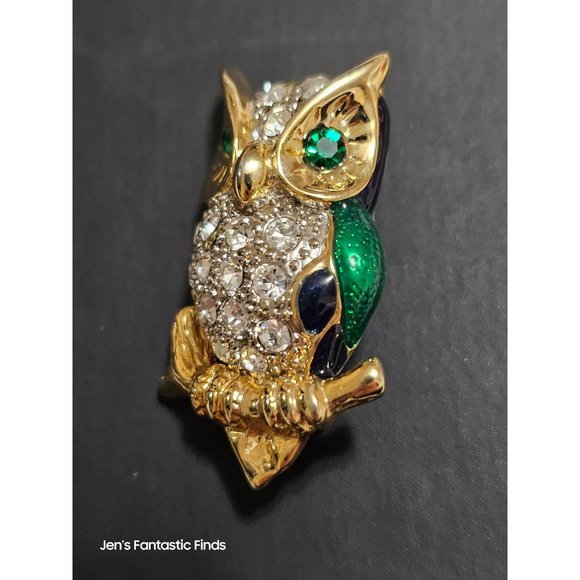 Vintage Emerald Diamond Rhinestones and Gold Toned Owl Brooch - Picture 2 of 4